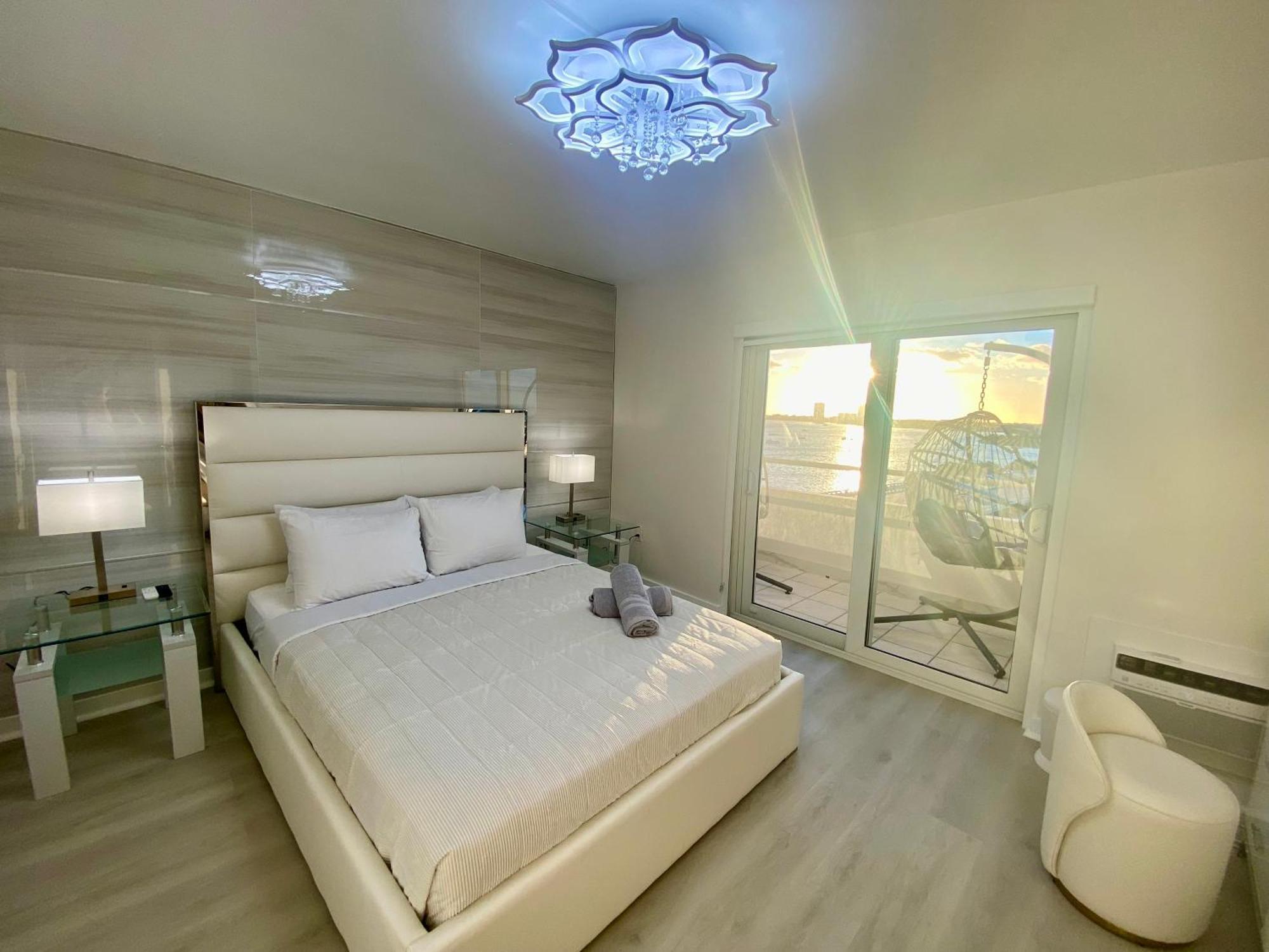 Panoramic Luxurious Waterfront One Bedroom Apartment With Miami Skyline View Free Parking 5Min Drive To Miami Beach Eksteriør bilde
