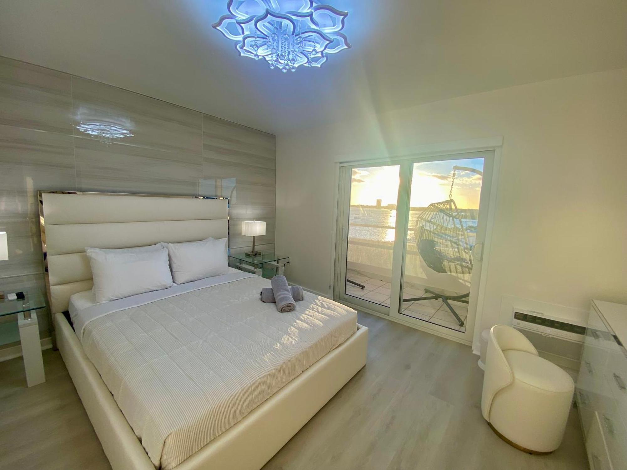 Panoramic Luxurious Waterfront One Bedroom Apartment With Miami Skyline View Free Parking 5Min Drive To Miami Beach Eksteriør bilde