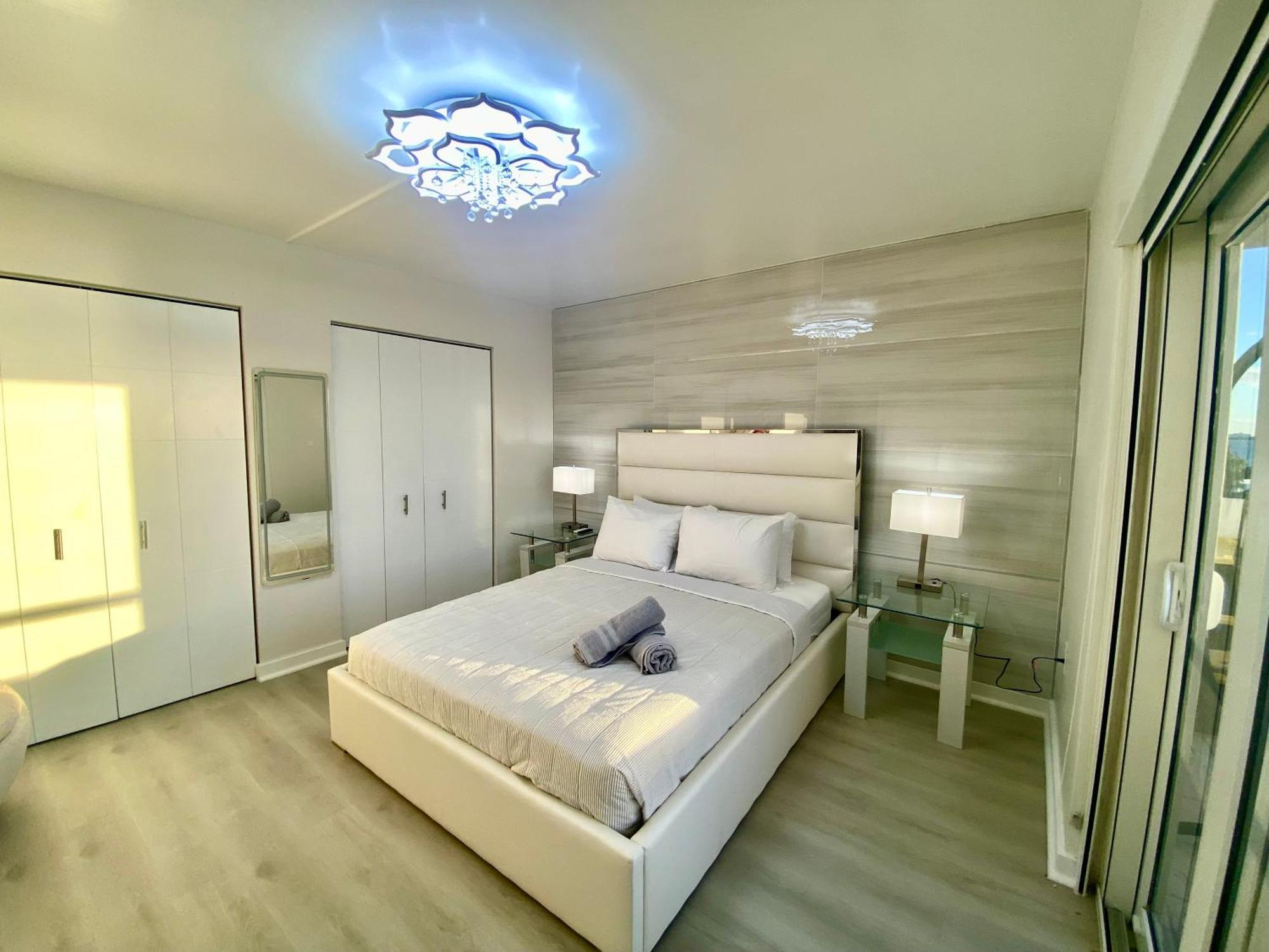Panoramic Luxurious Waterfront One Bedroom Apartment With Miami Skyline View Free Parking 5Min Drive To Miami Beach Eksteriør bilde