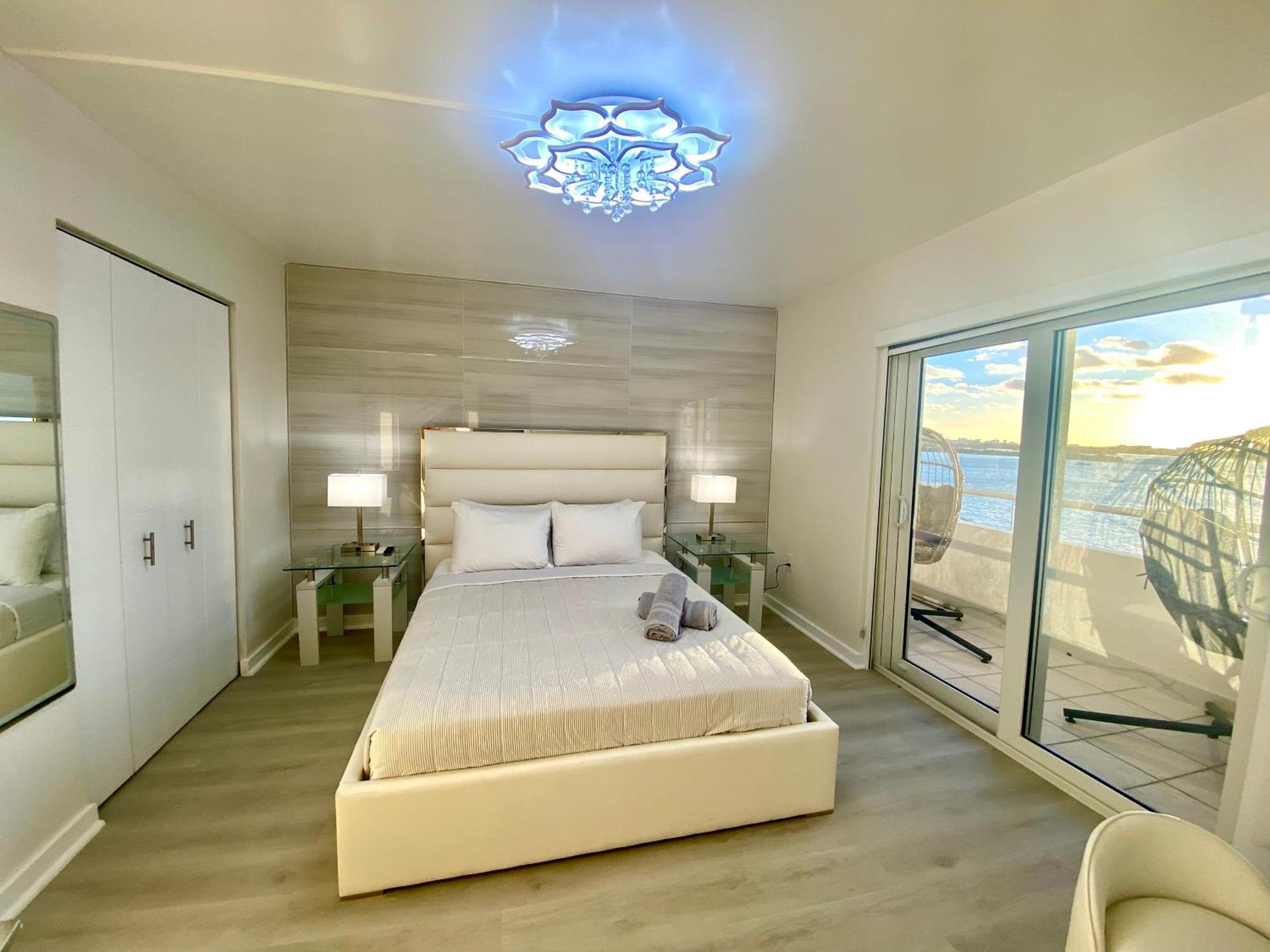 Panoramic Luxurious Waterfront One Bedroom Apartment With Miami Skyline View Free Parking 5Min Drive To Miami Beach Eksteriør bilde